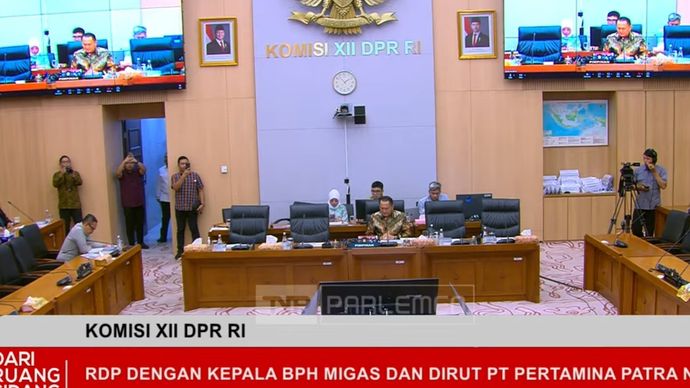 Rapat DPR dengan pihak Pertamina. 