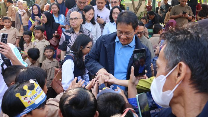 Menteri Keuangan (Menkeu), Purbaya Yudhi Sadewa menyempatkan diri untuk mengunjungi Pasar Ngasem pada Jumat 17 Juli 2026 di sela kunjungan kerjanya di Daerah Istimewa Yogyakarta (DIY).  