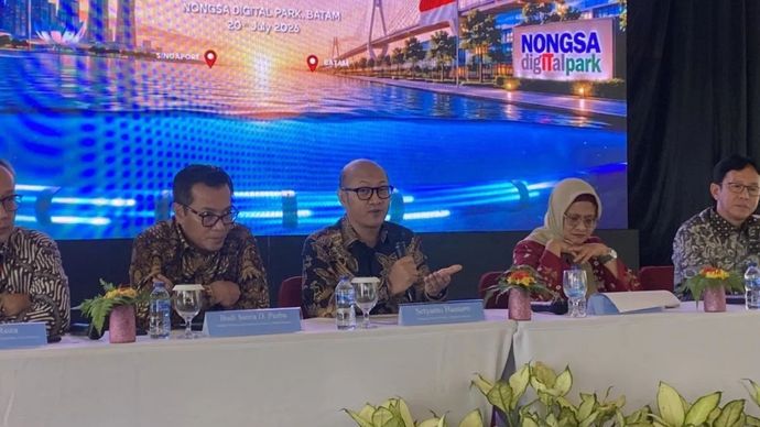 Konferensi Pers terkait landing ceremony Nongsa Changi Cable (NCC) Batam-Singapura yang dipimpin oleh Managing Director Business Danantara Indonesia Setyanto Hantoro (tengah) di Batam, Kepri, Senin, 20 Juli 2026. 