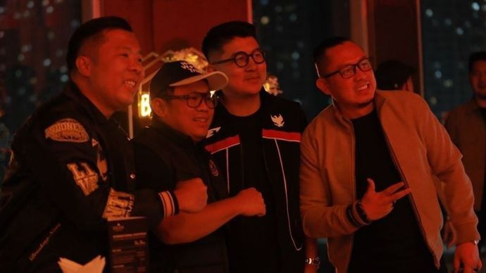 Deputi II BAKOM RI Timothy Ivan Triyono bersama Dirut Nusantara TV Randy Tampubolon dan Pemimpin Redaksi Nusantara TV Abraham Silaban di acara Panggung Bola Dunia Nusantara TV