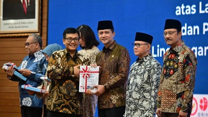 Menteri Transmigrasi (Mentrans) Muhammad Iftitah Sulaiman Suryanagara dalam acara Penyerahan Laporan Hasil Pemeriksaan (LHP) atas Laporan Keuangan Kementerian/Lembaga Tahun 2025, di Kantor Badan Pendidikan dan Pelatihan Pemeriksaan Keuangan Negara (Badiklat PKN) BPK RI, Jakarta Selatan, Kamis, 16 Juli 2026. 