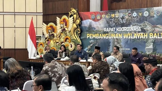 Menteri Koordinator Bidang Infrastruktur dan Pembangunan Kewilayahan Agus Harimurti Yudhoyono (AHY) bersama Pemprov Bi bahas fokus pembangunan dalam Rapat Koordinasi Pembangunan Wilayah Bali di Denpasar, Senin, 20 Juli 2026