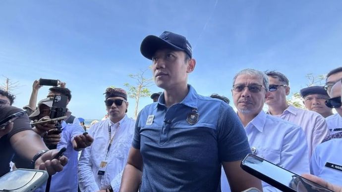 Menteri Koordinator (Menko) Bidang Infrastruktur dan Pembangunan Kewilayahan Agus Harimurti Yudhoyono (AHY) membahas relokasi kapal ikan Pelabuhan Benoa ke PPN Pengambengan, di Denpasar, Bali, Selasa, 21 Juli 2026. 