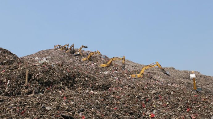 Sampah di Bantargebang