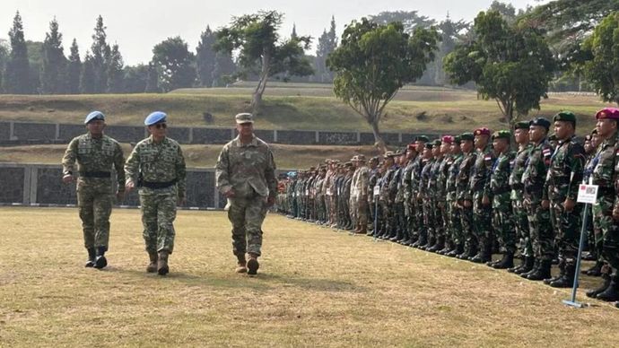 Suasana Latihan Pemeliharaan Perdamaian Multinasional 2026 (Multinational Peacekeeping Exercise/MPE26) Garuda Canti Dharma III 2026 yang digelar di Pusat Misi Pemeliharaan Perdamaian (PMPP), Bogor, Jawa Barat, Senin, 20 Juli 2026