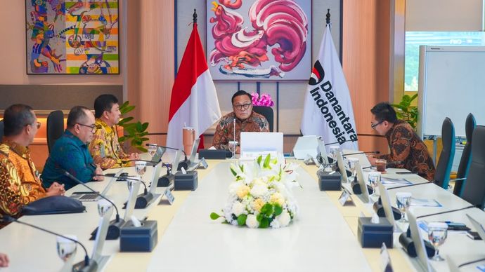 Kepala BP BUMN sekaligus COO Danantara Indonesia, Dony Oskaria, menggelar pertemuan dengan Direksi Danareksa untuk membahas percepatan transformasi Danareksa sebagai strategic holding kawasan industri. 