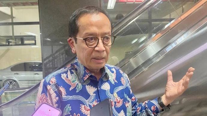 Kepala Eksekutif Pengawas Perbankan OJK Dian Ediana Rae menjawab pertanyaan media dalam wawancara cegat (doorstop) usai acara OJK Banking Forum 2026 di Kantor OJK, Kompleks Perkantoran Bank Indonesia, Jakarta, Selasa, 14 Juli 2026. 
