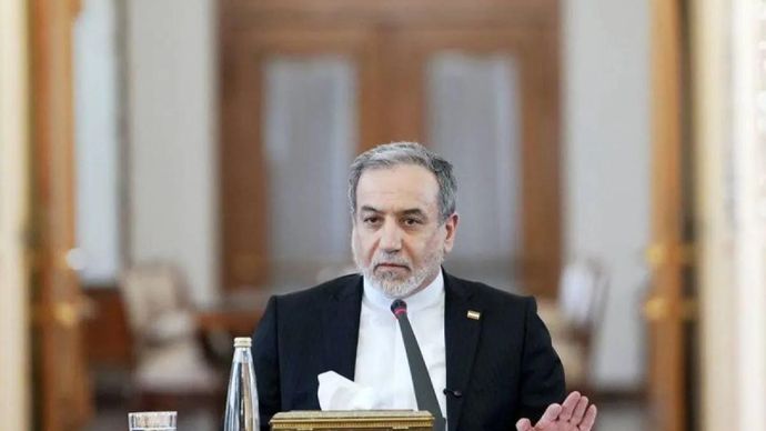 Menteri Luar Negeri Iran Abbas Araghchi saat membahas kesepakatan dengan Amerika Serikat serta perkembangan regional dalam pertemuan dengan para duta besar dan perwakilan diplomatik dari negara-negara asing di Teheran, Iran