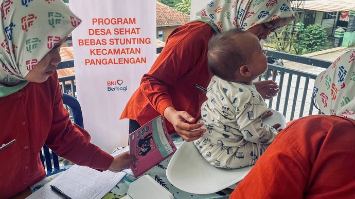 PT Bank Negara Indonesia (Persero) Tbk atau BNI memperkuat program pencegahan stunting melalui sejumlah inisiatif sosial sepanjang 2026. Langkah tersebut menjadi bagian dari kontribusi perseroan dalam meningkatkan kualitas kesehatan anak dan mendukung terwujudnya generasi Indonesia Emas 2045.