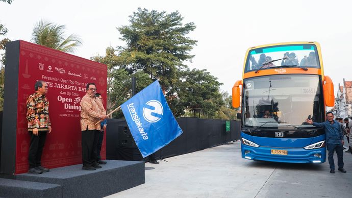 Rano Karno Luncurkan Open Top Tour Jakarta Batavia