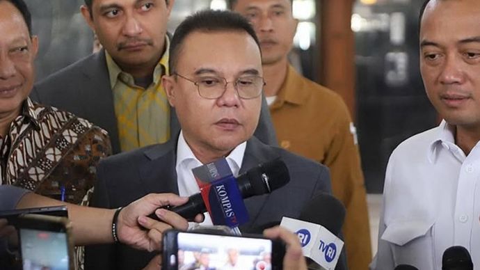 Wakil Ketua DPR RI Sufmi Dasco Ahmad usai rapat dengan pemerintah terkait perpres soal ojol. 