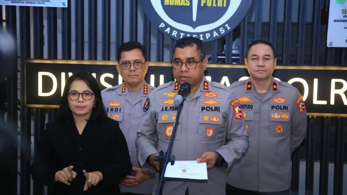 Kadiv Humas Polri Irjen Pol. Johnny Eddizon Isir