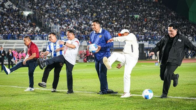 Menteri Dalam Negeri (Mendagri) Muhammad Tito Karnavian menghadiri pembukaan Piala Presiden Tahun 2026 di Stadion Si Jalak Harupat, Kabupaten Bandung, Jawa Barat, Sabtu (25/7/2026). (Puspen Kemendagri)