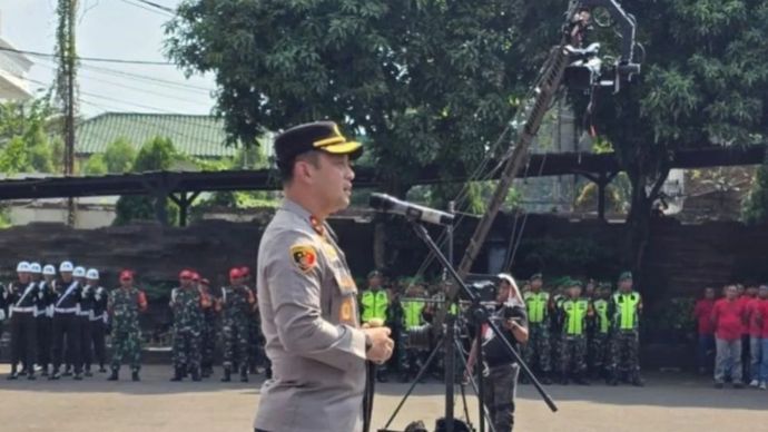 Kapolres Bogor AKBP Wikha Ardilestanto memimpin apel pengamanan jelang Piala AFF di Mapolres Cibinong, Kabupaten Bogor, Jawa Barat, Senin, 27 Juli 2026.
