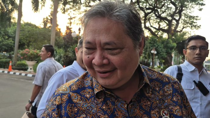 Menteri Koordinator Bidang Perekonomian Airlangga Hartarto merespons kabar yang menyebut mantan Gubernur BI Burhanuddin Abdullah menjadi kandidat pengganti Perry Warjiyo.