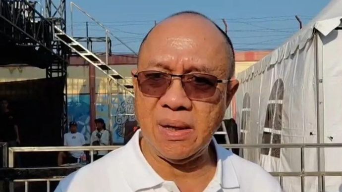 Bupati Banyumas Sadewo Tri Lastiono memberi keterangan pers terkait insiden ambruknya tribun VIP dalam ajang Drift Speed Fest di GOR Satria, Purwokerto, Kabupaten Banyumas, Jawa Tengah, Minggu, 26 Juli 2026
