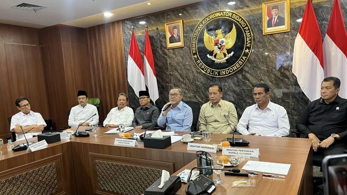 Suasana konferensi pers terkait rancangan Perpres Tata Kelola Penyelenggaraan KDKMP yang digelar di Jakarta, Selasa, 28 Juli 2026
