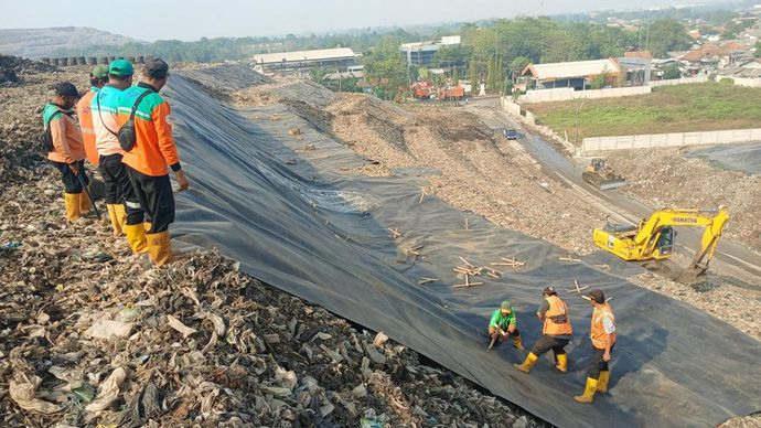 Sampah di Bantargebang