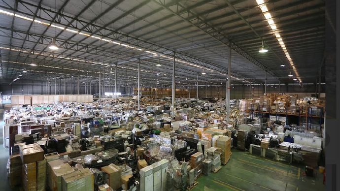 PN Jakarta Pusat meninjau langsung dua gudang penyimpanan Eks Hotel Sultan di Kabupaten Bekasi 