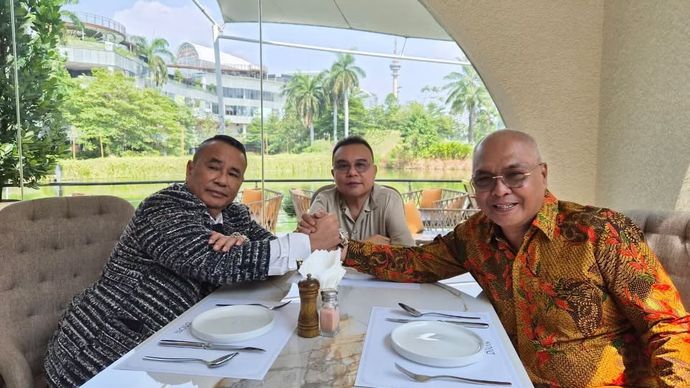 Pertemuan Dasco, Hotman, dan Akhmad Munir. 
