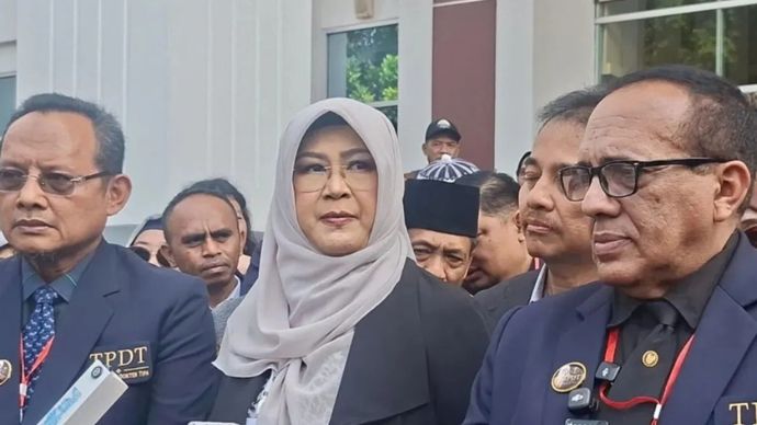 Tifauzia Tyassuma atau Dokter Tifa selesai menjalani sidang putusan sela di Pengadilan Negeri Jakarta Timur, Kamis, 23 Juli 2026.
