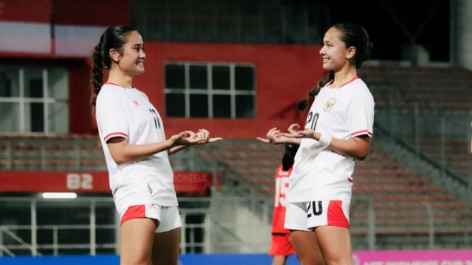 Selebrasi gol Sydney Hopper dan Katarina Stalin tampil membela timnas putri Indonesia pada final AFF Women's Cup 2026 melawan timnas putri Laos di Kuala Lumpur Football Stadium, Malaysia, Rabu, 22 Juli 2026. Indonesia kembali menjadi juara pada turnamen ini setelah menang dengan skor telak 5-0. 