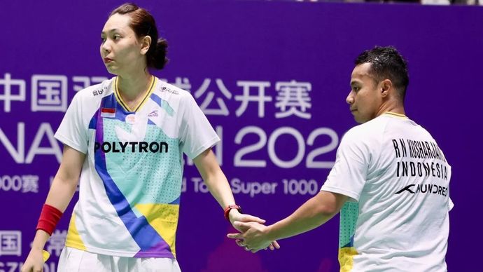 Pasangan ganda campuran Indonesia Rehan Naufal Kusharjanto/Gloria Emanuelle Widjaja dalam babak 16 besar China Open 2026 yang berlangsung di Olympic Sports Center Gymnasium, Changzhou, Kamis, 23 Juli 2026. 