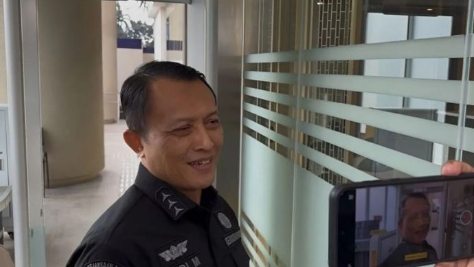 Koordinator Tim Penyidik (Tim 9) sekaligus Jaksa Agung Muda Bidang Pengawasan (Jamwas) Rudi Margono menjawab pertanyaan awak media di Gedung Utama Kejagung, Jakarta, Kamis, 30 Juli 2026.