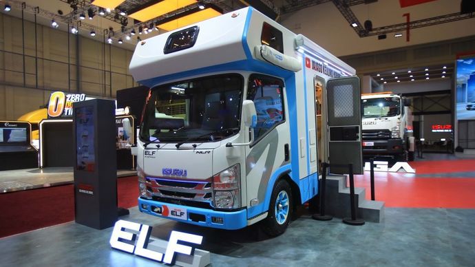Isuzu tampilkan ELF NLR Campervan di GIIAS 2026. (Foto: Dok/Istimewa) 