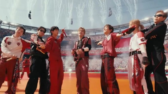 Tangkapan layar - Penampilan grup K-pop BTS dalam pertunjukan Halftime Show Final Piala Dunia FIFA di New York New Jersey Stadium, New Jersey, Amerika Serikat, pada Minggu, 19 Juli 2026 (Akun YouTube FIFA)