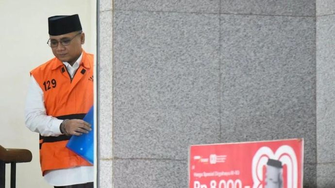 Tersangka kasus dugaan korupsi Yaqut Cholil Qoumas berjalan menuju ruang pemeriksaan di Gedung Merah Putih KPK, Jakarta, Rabu, 25 Maret 2026. Mantan Menteri Agama periode 2020-2024 itu diperiksa dalam kasus dugaan korupsi kuota haji dan penyelenggaraan ibadah haji yang merugikan negara sekitar Rp622 miliar