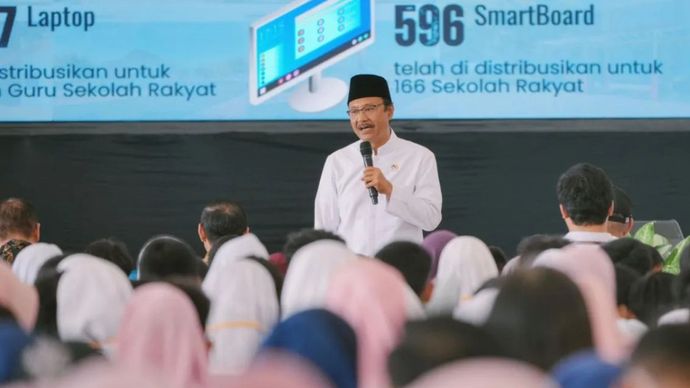 Menteri Sosial Saifullah Yusuf saat Open House dan Masa Pengenalan Lingkungan Sekolah (MPLS) di Sekolah Rakyat Sukoharjo, Jawa Tengah, Sabtu (1/8/2026).