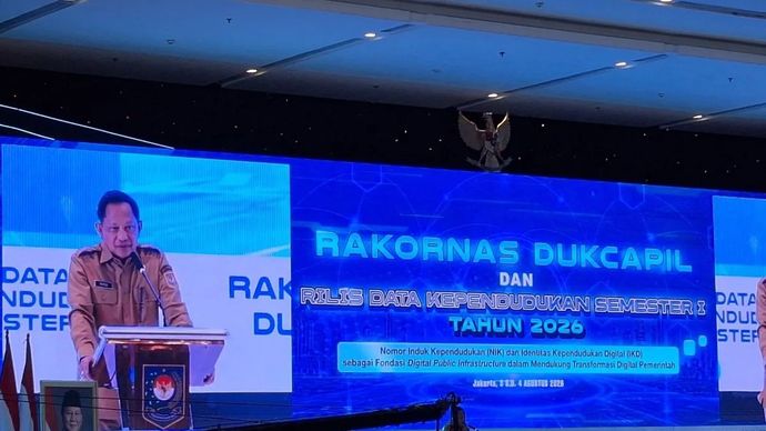 Menteri Dalam Negeri Tito Karnavian membuka Rapat Koordinasi Nasional (Rakornas) Dukcapil dan Rilis Data Kependudukan Semester I Tahun 2026 di Jakarta, Senin, 3 Agustus 2026.