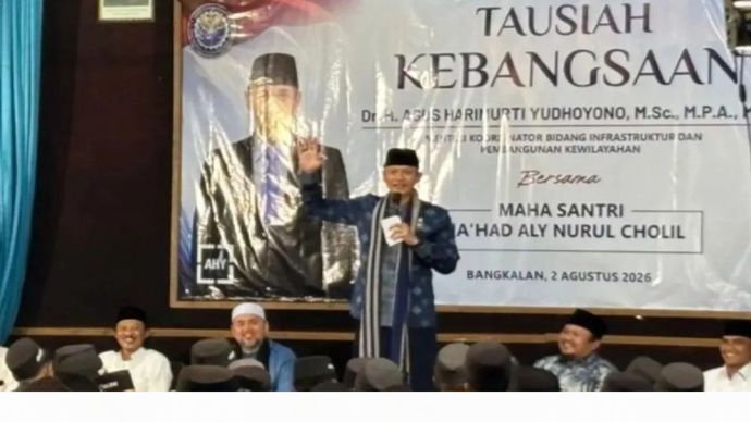 Menteri Koordinator Bidang Infrastruktur dan Pembangunan Kewilayahan Agus Harimurti Yudhoyono (AHY) saat menyampaikan tausiyah kebangsaan di Pondok Pesantren Nurul Cholil Bangkalan, Jawa Timur, Minggu (2/8/2026). Dalam kesempatan itu AHY menyampaikan pentingnya menyelaraskan pembangunan fisik dengan karakter dan moral bangsa