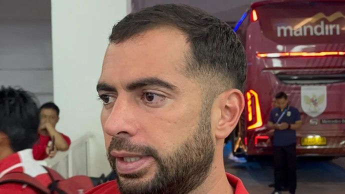 Bek Timnas Indonesia Jordi Amat usai pertandingan melawan Timnas Vietnam pada laga Piala AFF 2026 di Stadion Pakansari, Cibinong, Kabupaten Bogor, Jawa Barat