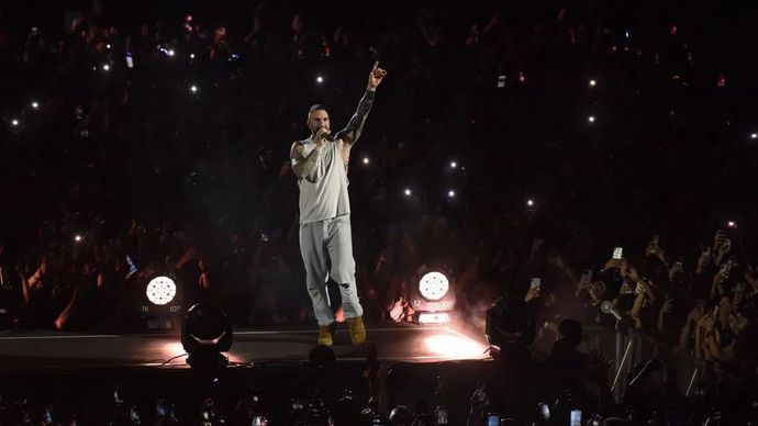 Arsip foto - Vokalis grup Maroon 5, Adam Levine, tampil dalam konser bertajuk 