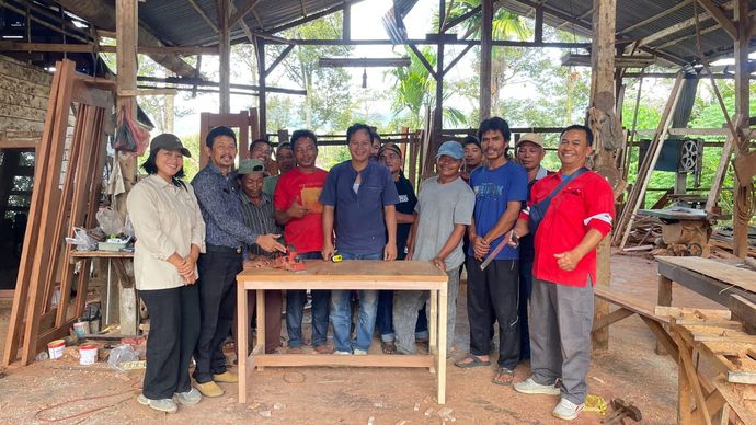 PT Dairi Prima Mineral (PT DPM) kembali memperkuat komitmennya dalam mendorong kemandirian ekonomi masyarakat sekitar wilayah operasional.