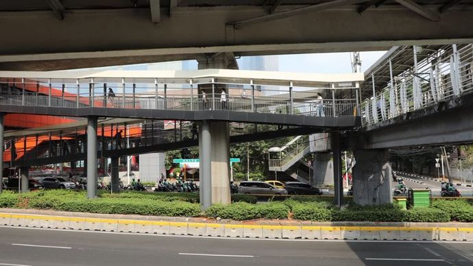 2 JPO di Rasuna Said Berdekatan tapi Tak Terhubung