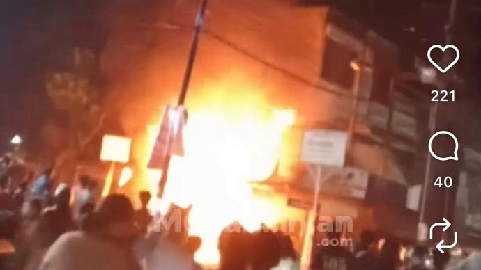 Kebakaran toko ponsel di Kabupaten Deli Serdang. 