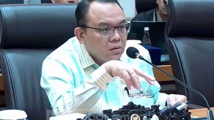 Ketua Komisi VII DPR RI Saleh Partaonan Daulay yang juga Wakil Ketua Umum Partai Amanat Nasional (PAN) di kompleks parlemen, Jakarta, Rabu, 24 Juni 2026.