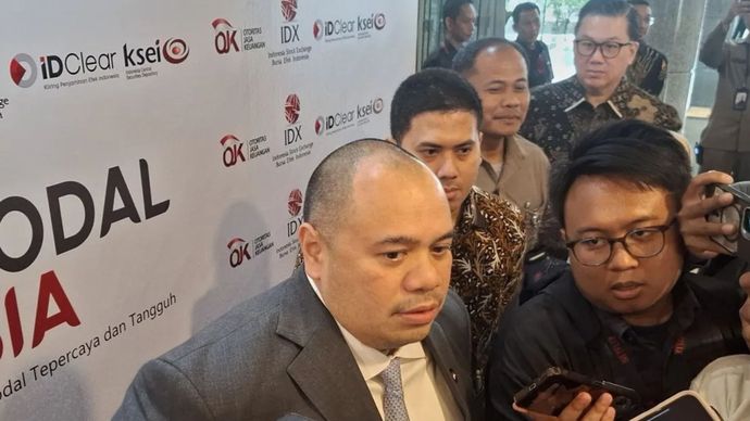 Chief Investment Officer (CIO) Danantara Indonesia, Pandu Sjahrir diwawancarai cegat Gedung PT Bursa Efek Indonesia (BEI), Jakarta, Senin (10/08/2026