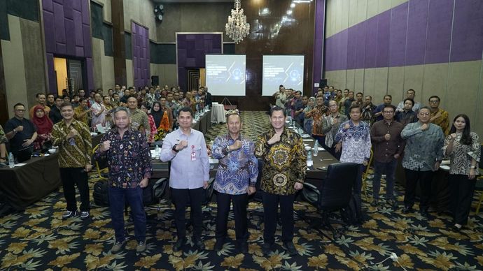 Kemenko Polkam, BSSN, Telkom, serta perwakilan kementerian, lembaga, industri, akademisi, dan komunitas keamanan siber memperkuat kolaborasi nasional melalui Rapat Koordinasi Urgensi Penyusunan Kebijakan Menghadapi Post-Quantum Computing (PQC), Kamis (6/8). 