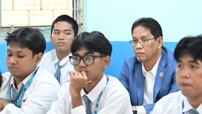 Menteri Keuangan (Menkeu) Purbaya Yudhi Sadewa menilai penggunaan papan edukasi digital atau Interactive Flat Panel (IFP) panel untuk di sekolah merupakan program yang efektif dalam mendukung proses pembelajaran.