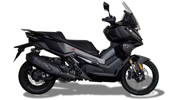 Skuter adventure China Voge SR450X mengusung karakter khas motor petualangan. (Foto: Istimewa via RideApart) 