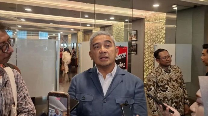 Wali Kota Bandung Muhammad Farhan diwawancarai cegat, di Gedung PT Bursa Efek Indonesia (BEI), Jakarta, Kamis, 13 Agustus 2026.