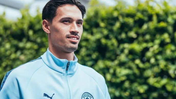Gelandang Manchester City asal Belanda Tijjani Reijnders pada Kamis, 13 Agustus 2026, dikabarkan akan merapat ke klub Arab Saudi Al Qadsiah.