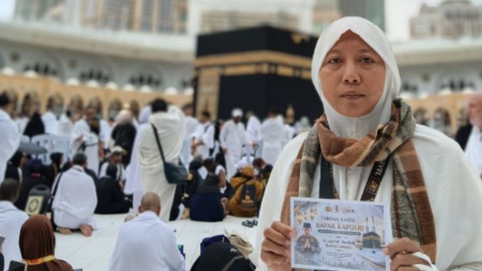 Kepala Kepolisian Negara Republik Indonesia (Kapolri) Jenderal Pol. Listyo Sigit Prabowo kembali menunjukkan kepedulian kepada para pendidik agama. Kali ini giliran Umsiyah Zulfa (42) Wanita Kelahiran Indramayu, 4 Februari 1984, atau akrab disapa Ummi, Guru TK-TPA di Indramayu yang diberangkatkan Umroh secara gratis.