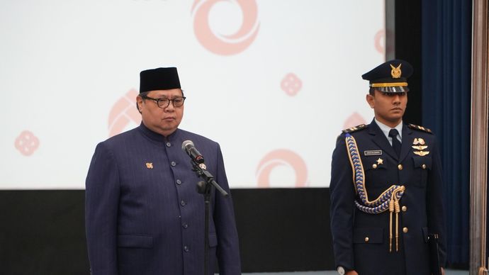 Menteri Koordinator Bidang Perekonomian Airlangga Hartarto menyampaikan bahwa peringatan Hari Ulang Tahun (HUT) ke-81 Kemerdekaan Republik Indonesia menjadi momentum untuk melanjutkan estafet perjuangan para pendahulu melalui kerja nyata dalam mewujudkan kemandirian perekonomian bangsa. 