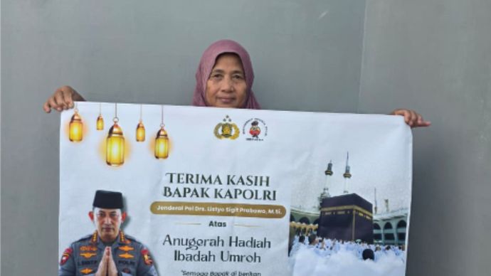Dari Buruh Cuci Gosok ke Tanah Suci: Kapolri Umrohkan Bi Heni Pejuang Keluarga