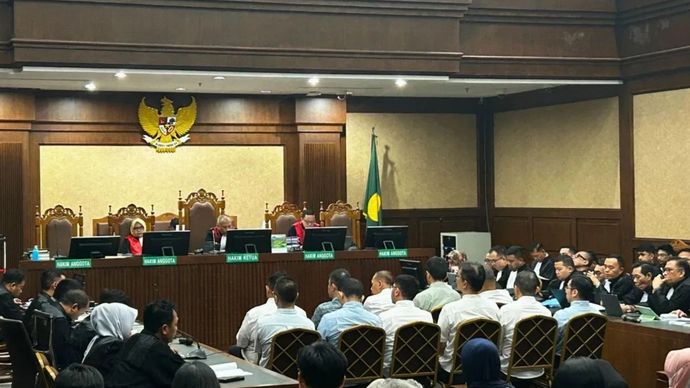 Sebanyak 11 terdakwa kasus dugaan korupsi ekspor minyak kelapa sawit mentah (CPO) dalam sidang pembacaan surat dakwaan di Pengadilan Tipikor pada PN Jakpus